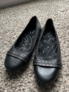Basic Editions Black Studded Round-Toe Flats for Kids
